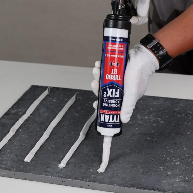 Klej Montażowy Hybrydowy Tytan Turbo GT Uniwersalny Mocny Biały 290 ml