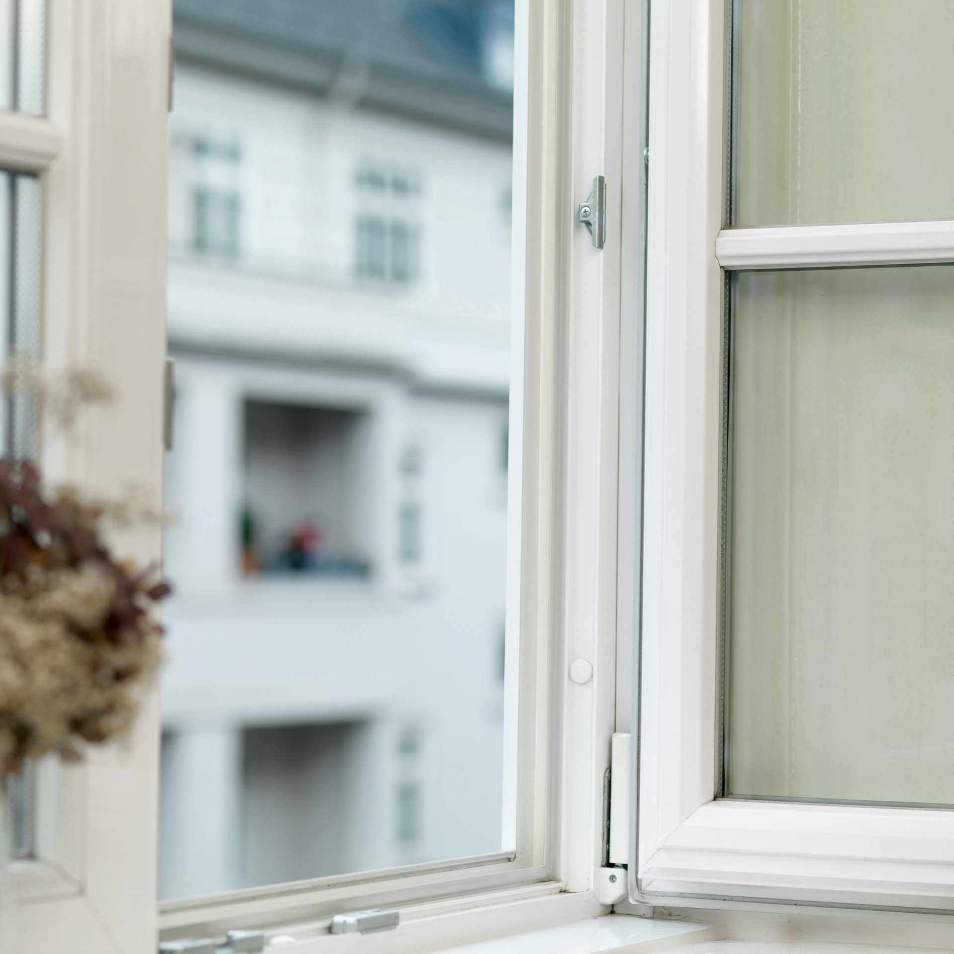 Uszczelka Okienna Samoprzylepna Tesa Taśma Silikonowa Do Okien 6 m Biała