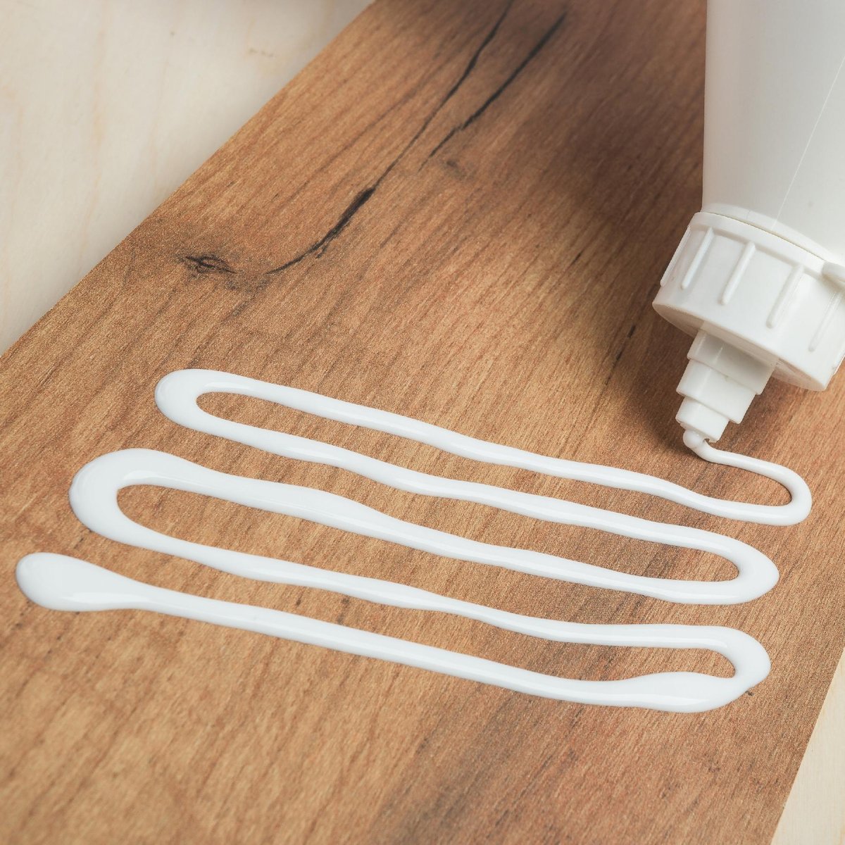 Klej Stolarski Vicol Do Drewna Papieru Tkanin Tektury Tytan Wikol 1 kg