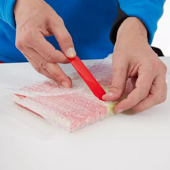 Taśma Klejąca Pakowa Tesa 60404 PVC SPVC Kauczuk 25mm x 66m Mocna Czerwona