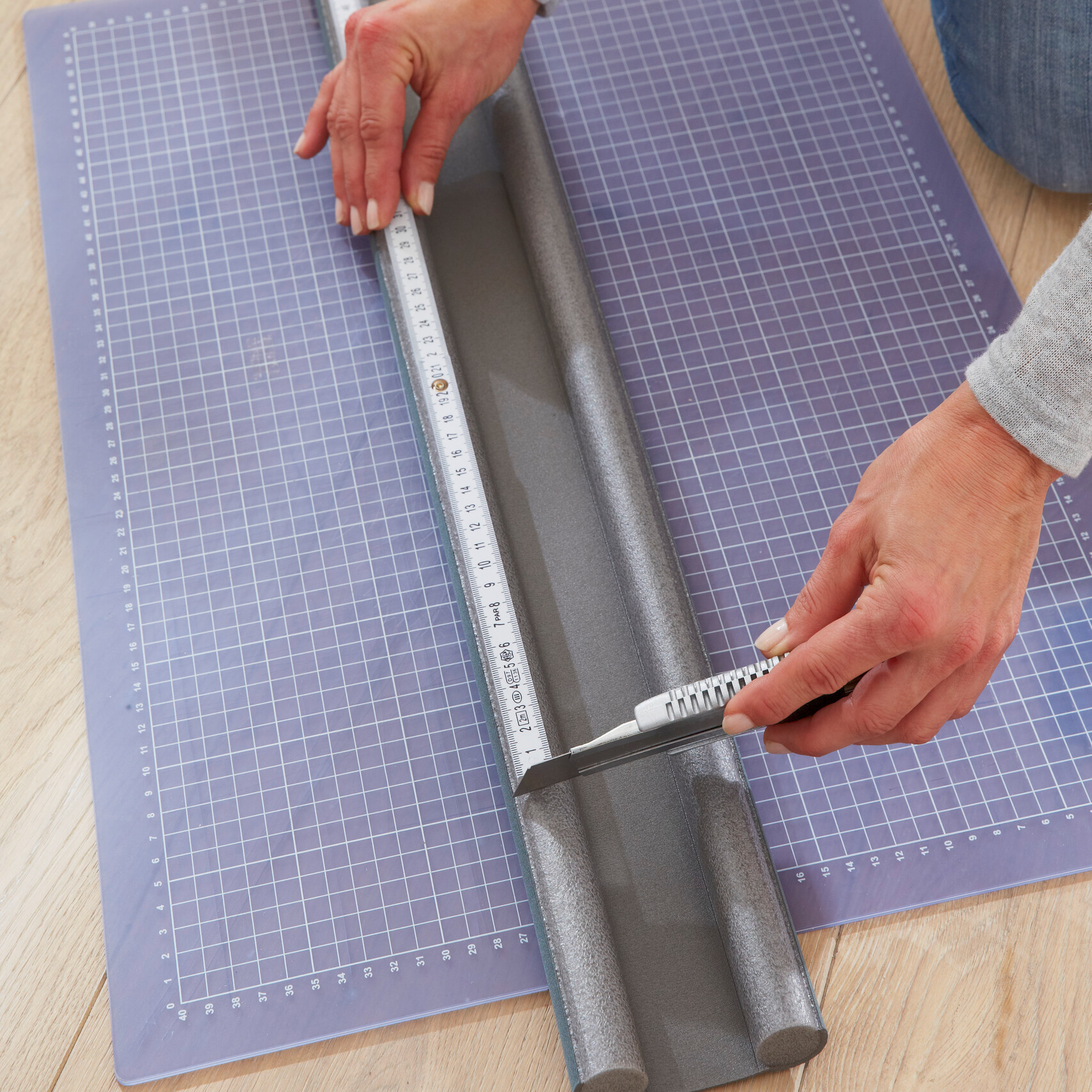 Uszczelka Piankowa Pod Drzwi Tesa Pianka Uszczelniająca 25 mm x 9,5m Czarna