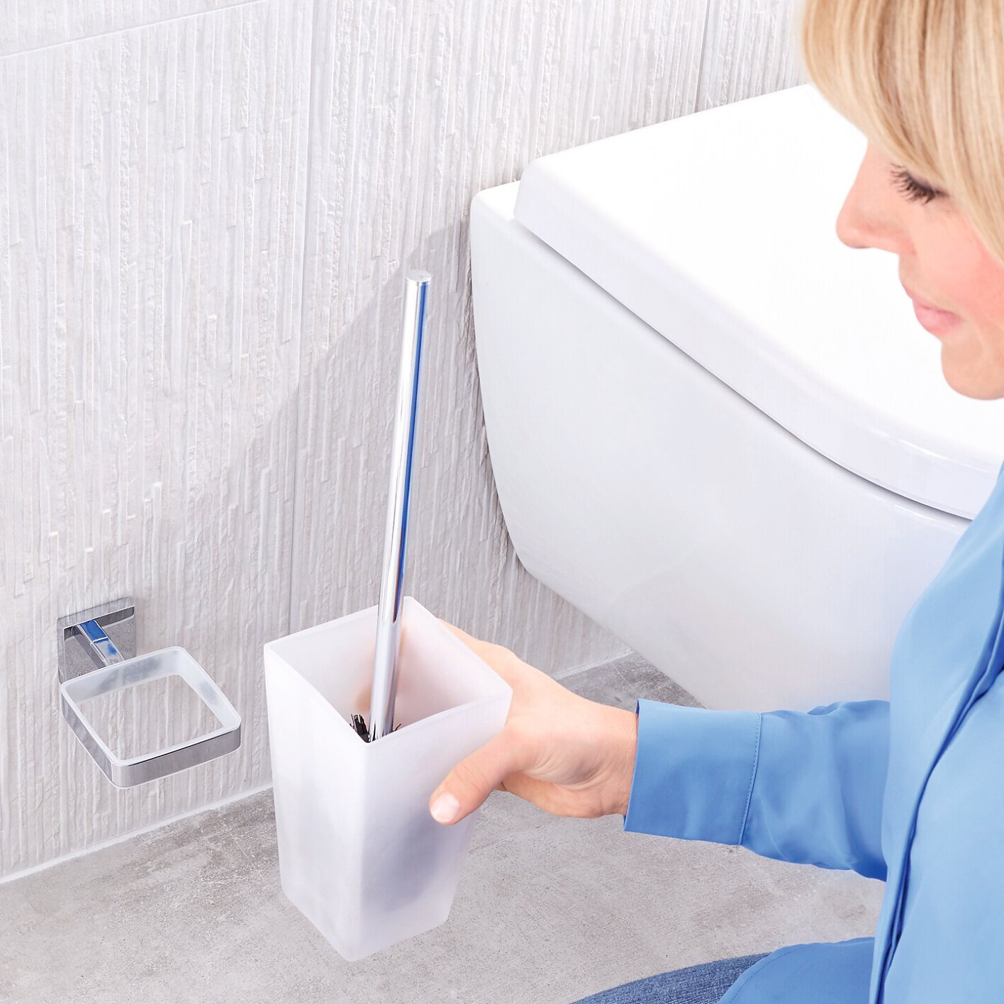 Szczotka Do WC Samoprzylepna Wisząca Tesa DELUXXE Do Łazienki Metalowa