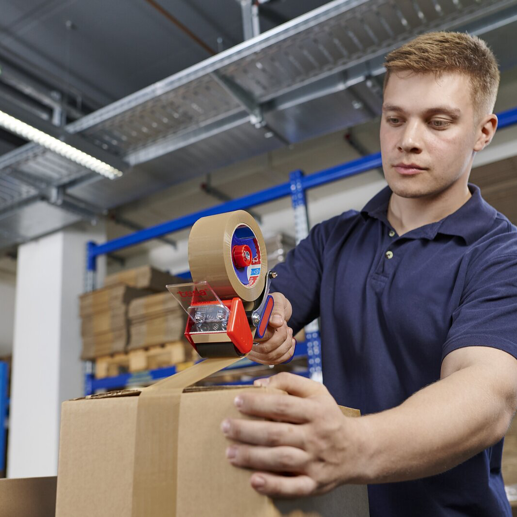 Taśma Klejąca Pakowa Tesa 60418 Kauczuk 50mm x 132m Mocna Brązowa Solvent