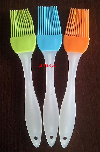 PĘDZEL PĘDZELEK SILIKONOWY DO CIAST BLACH - 17 cm