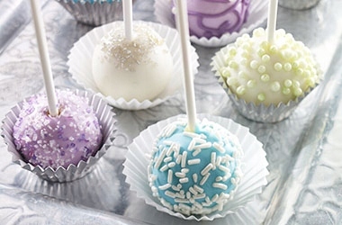 FOREMKI PAPILOTKI do muffinek 50x25 cm - białe 200 szt