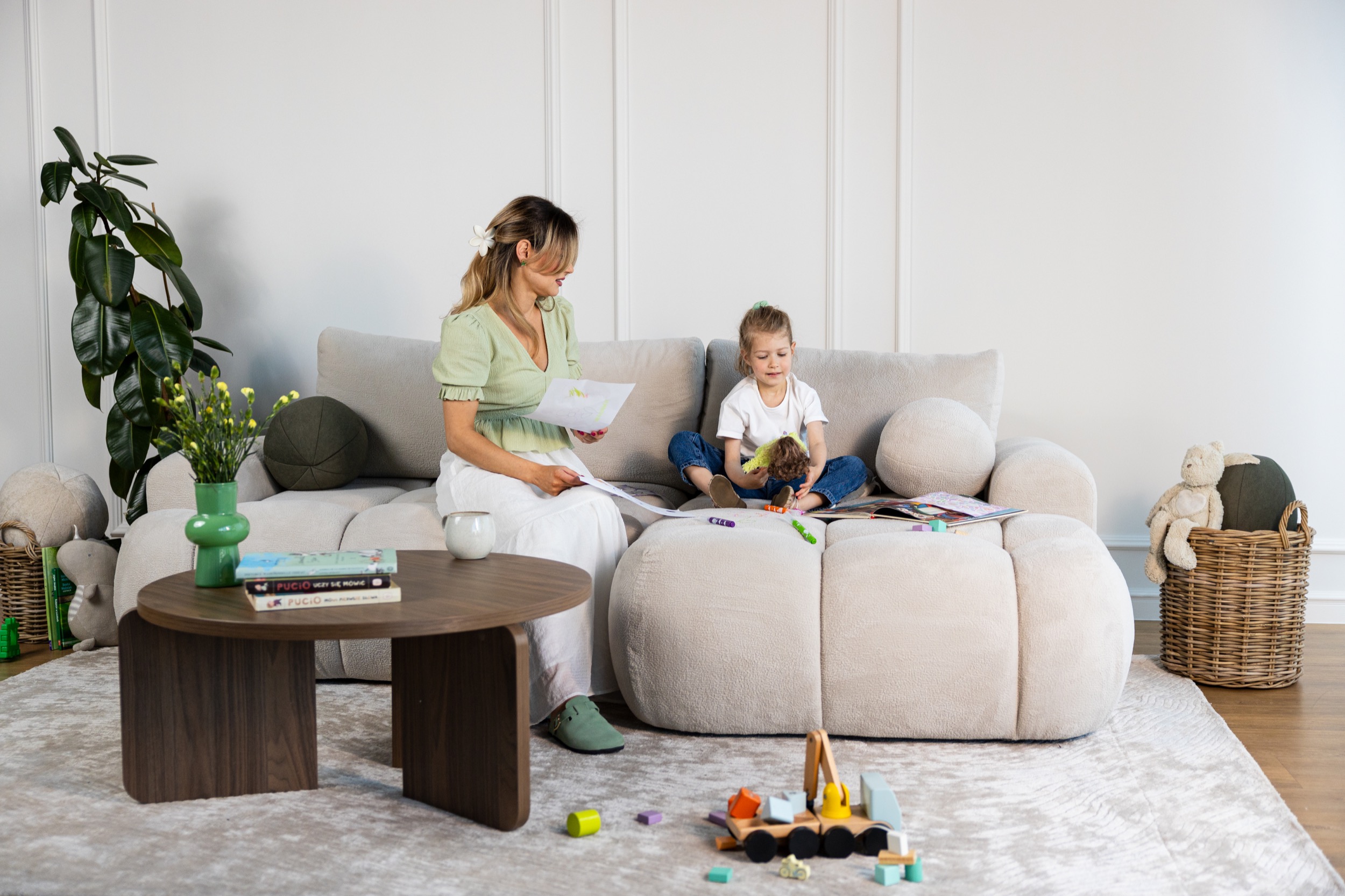 Stolik kawowy Preffines okrągły 85 cm Orzech Wisconsin - Selsey