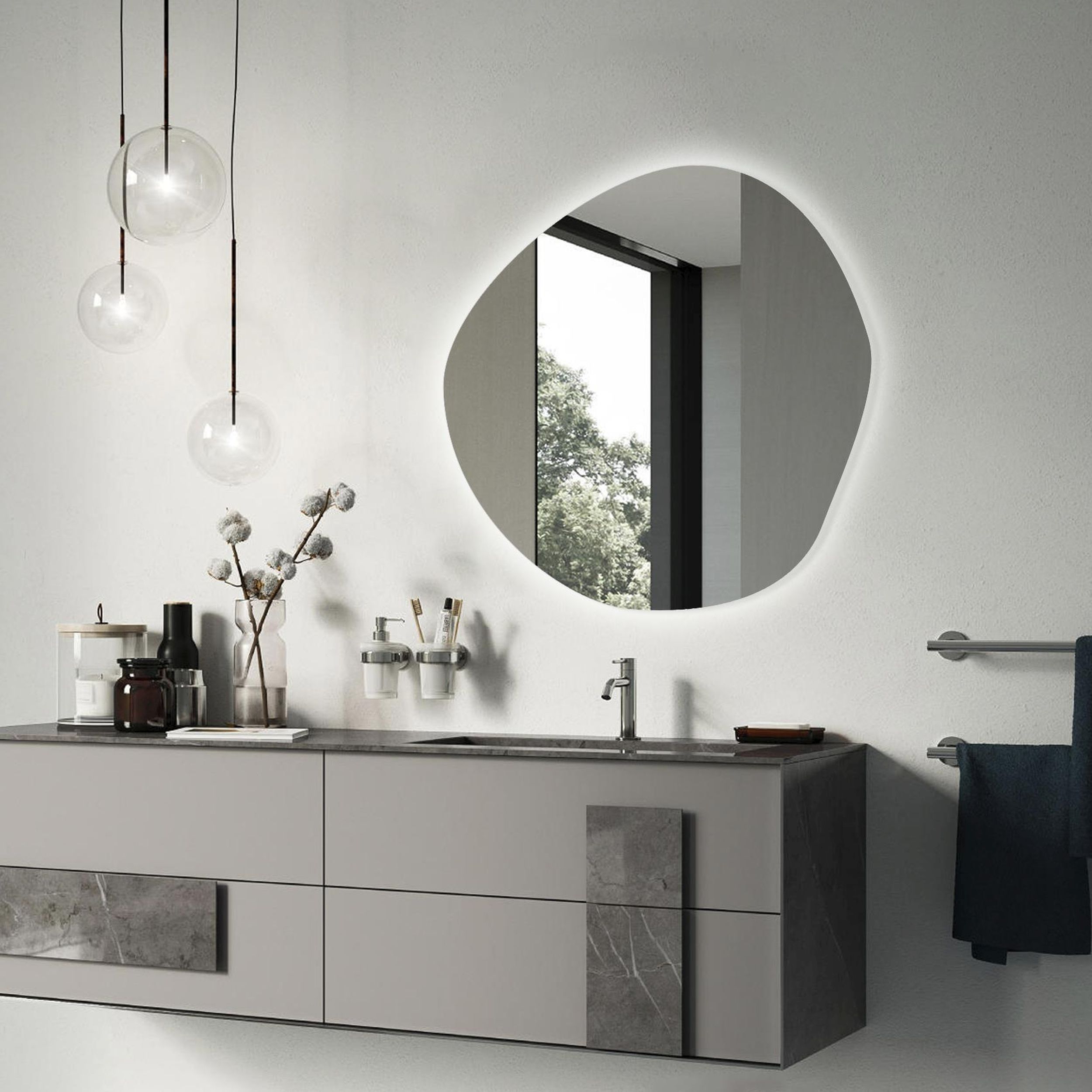 Lustro wiszące Chmurka z podświetleniem LED 68 cm