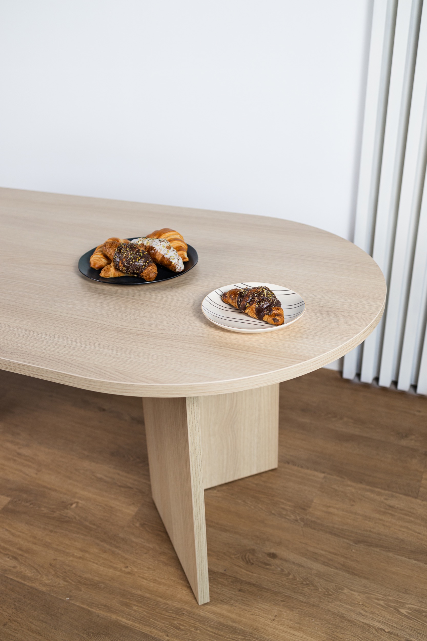 Table Ovo 204 cm Chêne Lindberg