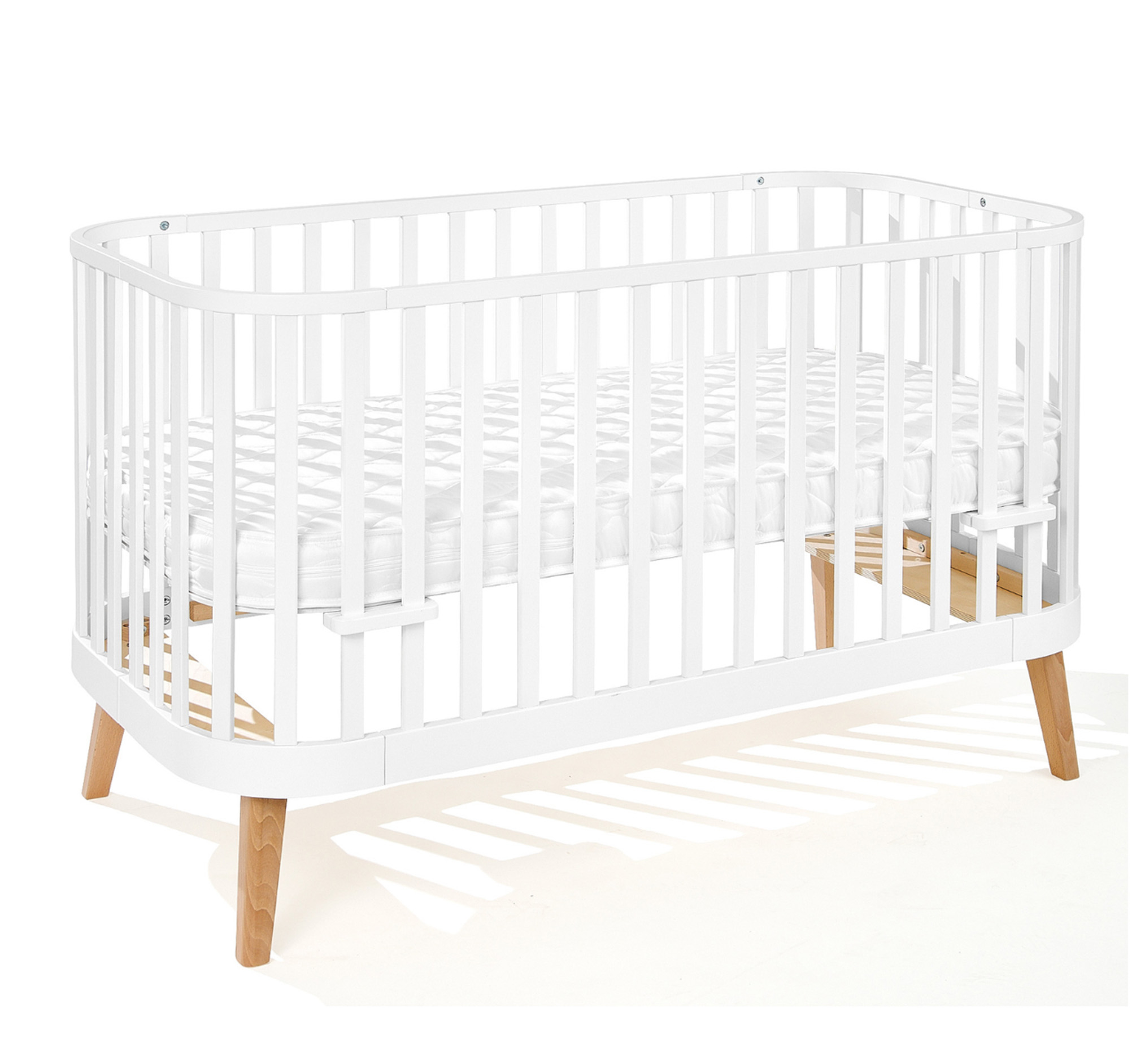 Łóżeczko dziecięce Cuddlies 140x70 z funkcją sofy i materacem drewniane białe - zdjęcie 1