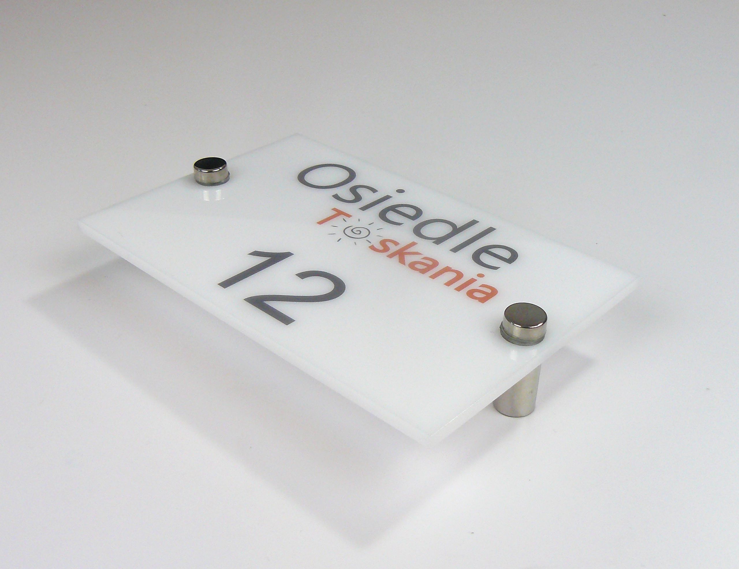 tabliczka szyld z plexi informacyjna adresowa z nadrukiem UV format A5