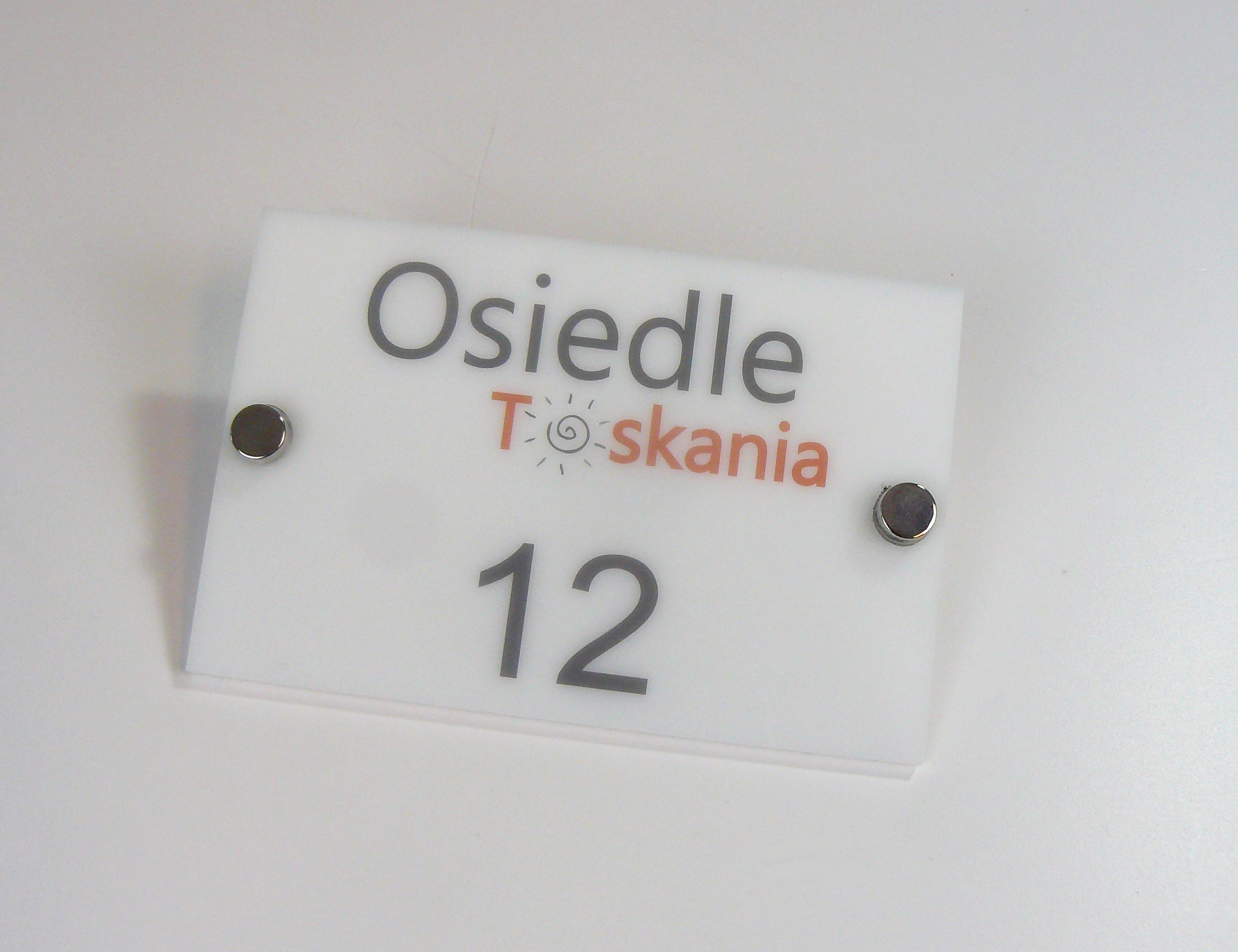 tabliczka szyld z plexi informacyjna adresowa z nadrukiem UV format A5